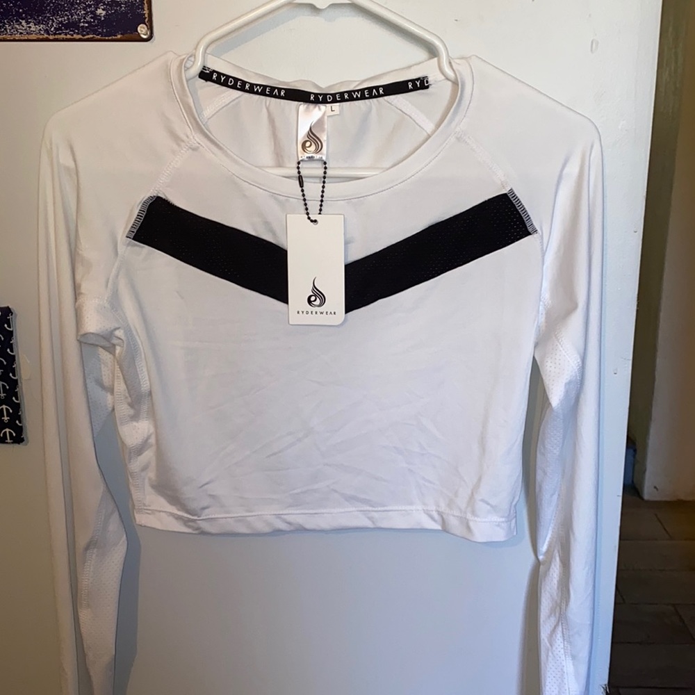 Crop Long sleeve workout shirt